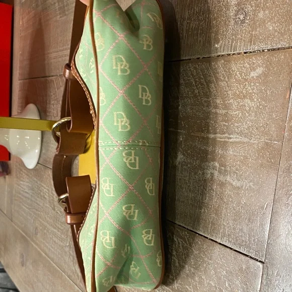 Dooney & Bourke Green and Tan Shoulder Bag (OBO). - Picture 5 of 9